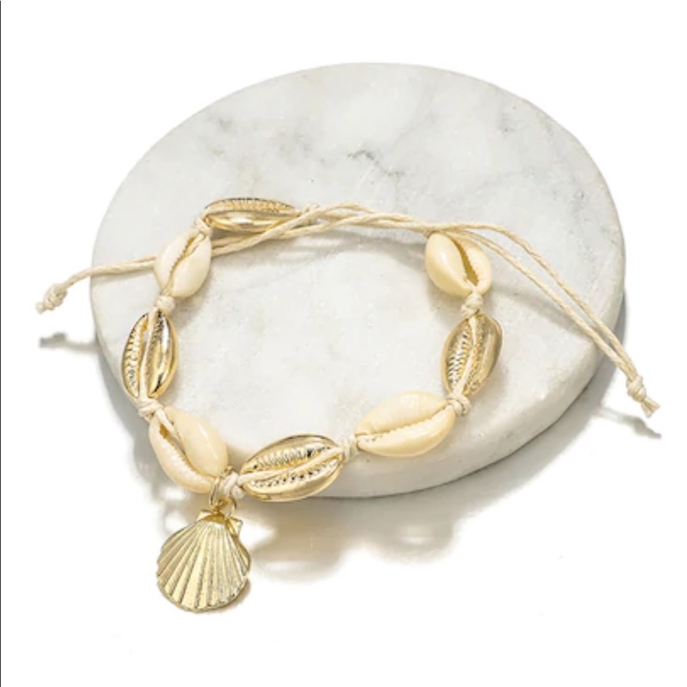 LAST ONE SALE Gold + Cream Cowrie Shell Anklet - Picture 2 of 5